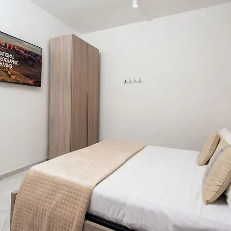 Carolina 348 3* Naples